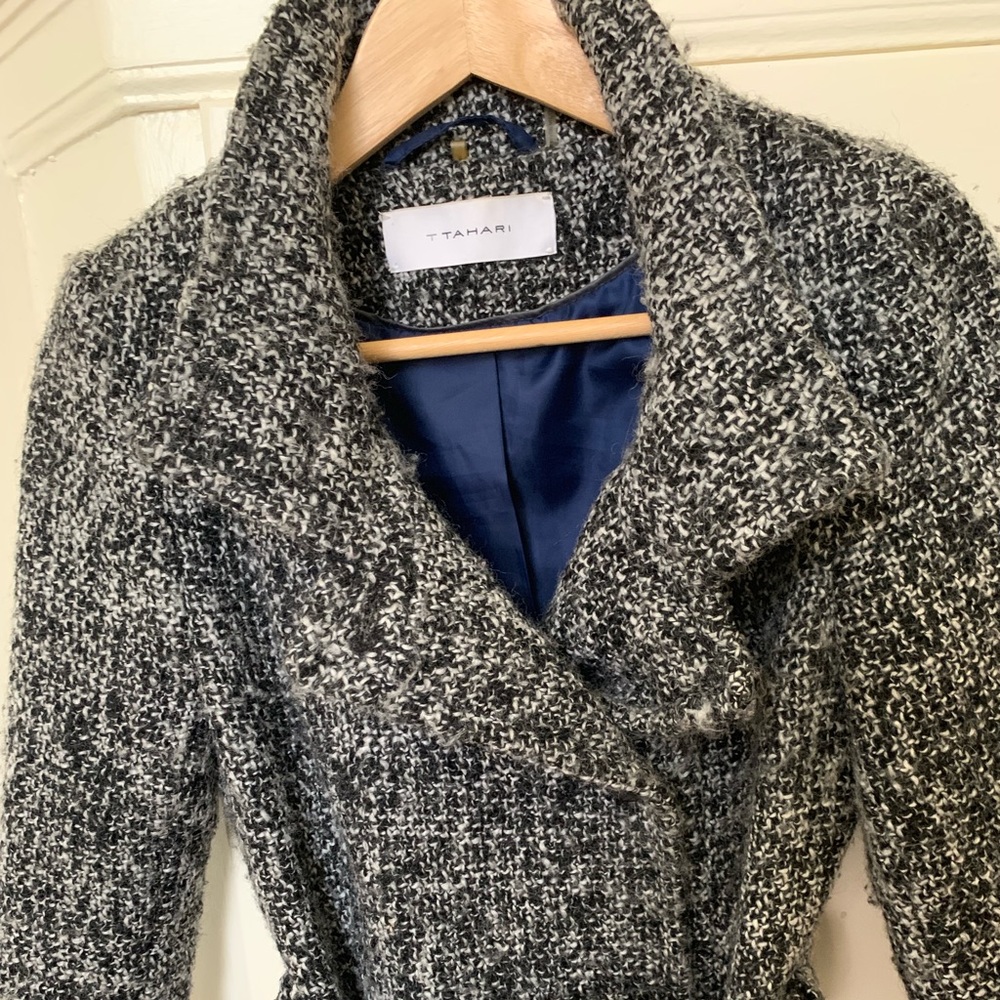 T Tahari Coat SZ 2